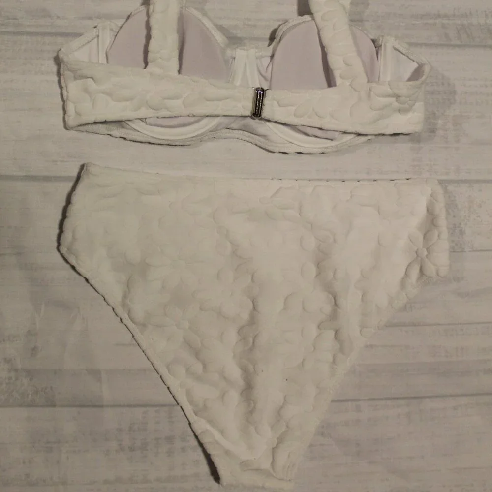 White floral textured bikini with high waist bottom bandeau style w straps top M